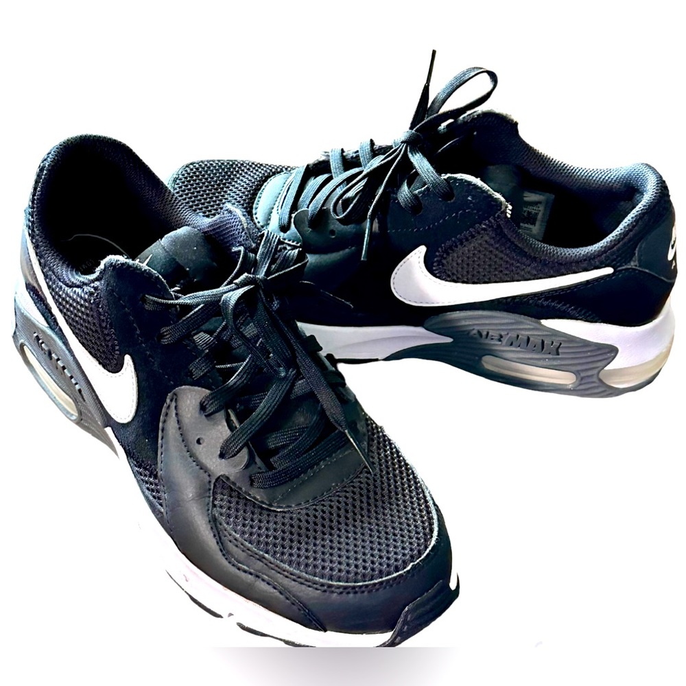 WOMEN'S NIKE AIR MAX EXCEE SNEAKERS
